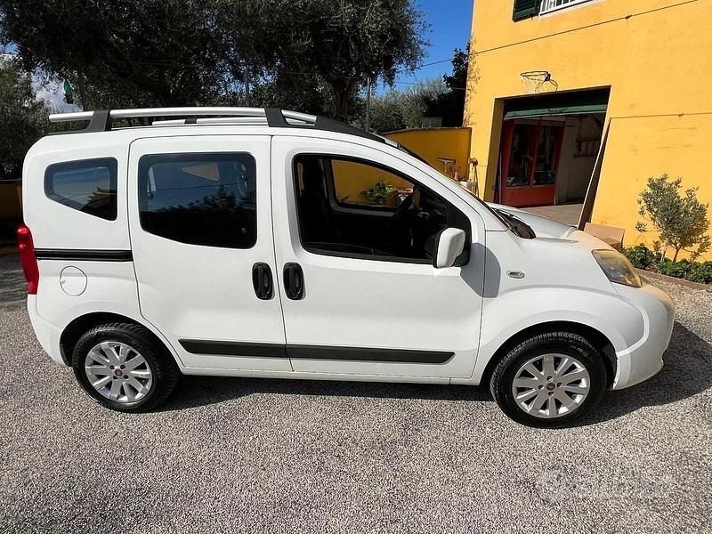 Usata Fiat Qubo Trekking 77 CV (56 kW) 2013 Bianco Monovolume