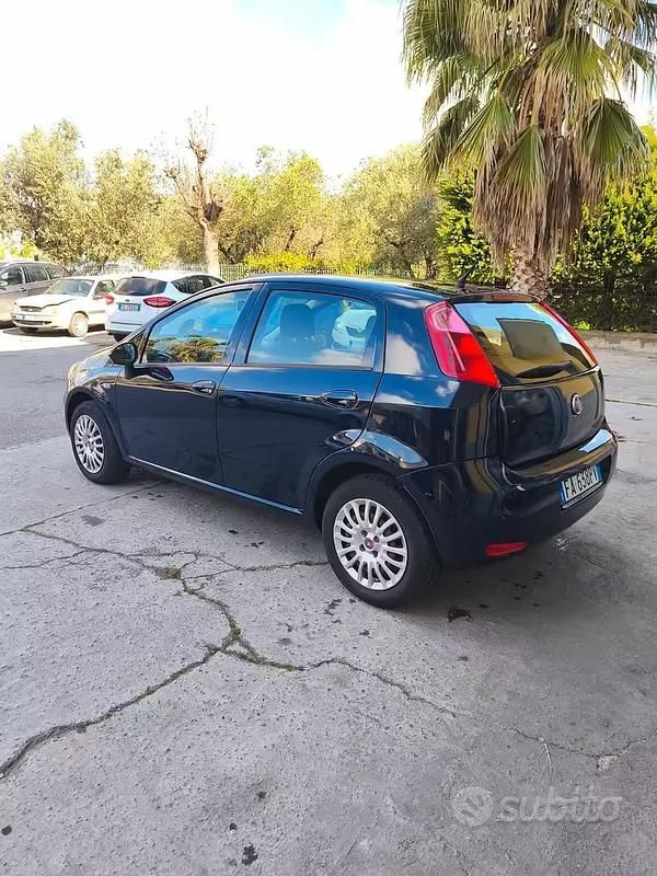 Usata Fiat Punto 77 CV (56 kW) 2015 Blu Utilitaria