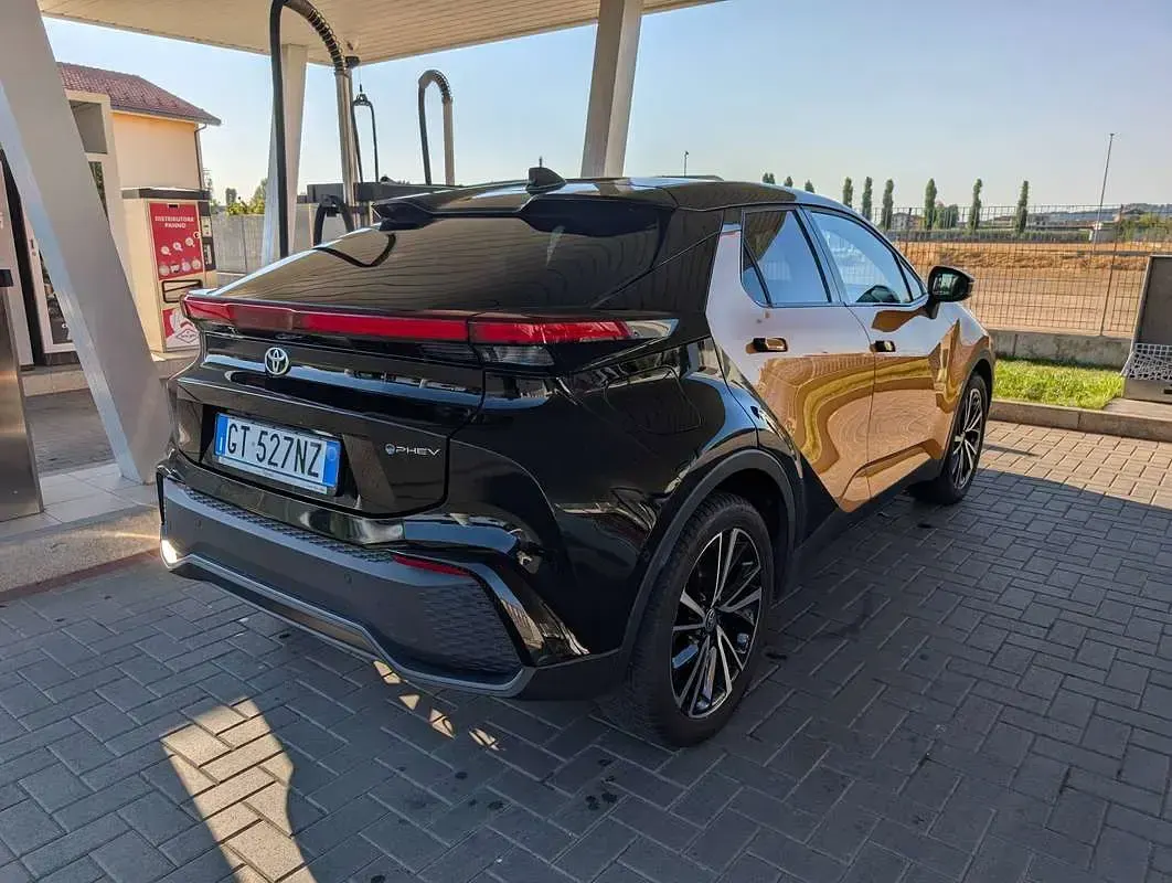 Usata Toyota C-HR Lounge 152 CV (111 kW) 2024 Arancione SUV