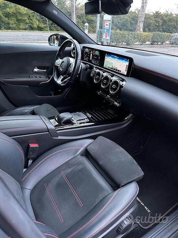 Usata Mercedes A180 Premium 116 CV (85 kW) 2020 Blu Berlina