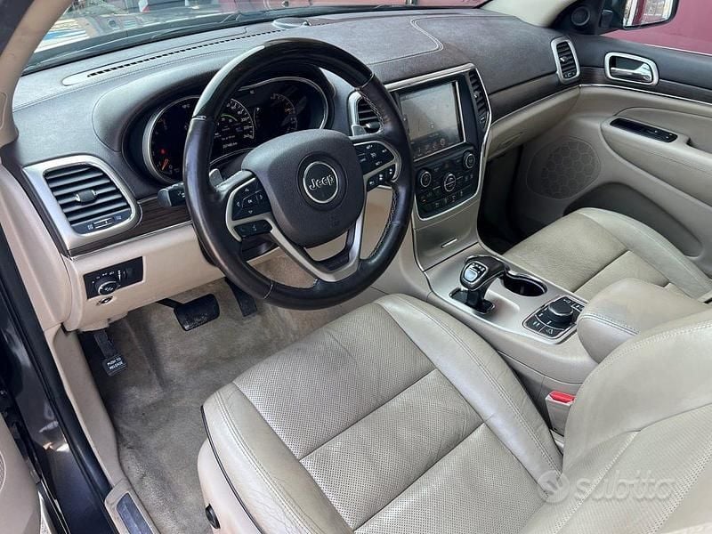 Usata Jeep Grand Cherokee Overland 250 CV (183 kW) 2015 Grigio SUV