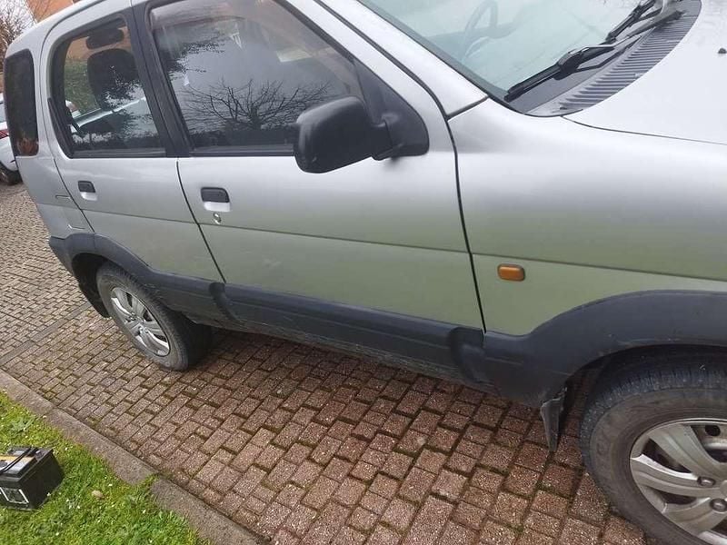 Usata Daihatsu Terios 86 CV (63 kW) 2000 SUV