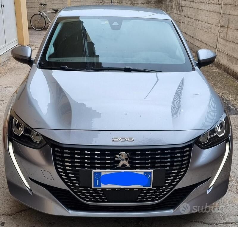 Usata 2021 Peugeot 208 Due volumi | 13.500 € (Buon prezzo) - Immagine 1/4