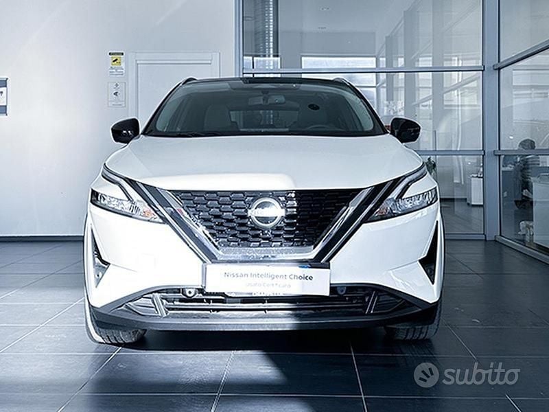 Usata Nissan Qashqai N-Connecta 140 CV (102 kW) 2022 Bianco tetto nero SUV