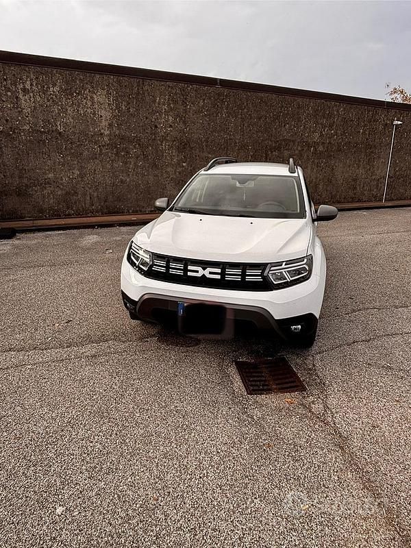 Usata Dacia Duster Journey 101 CV (74 kW) 2023 Bianco SUV