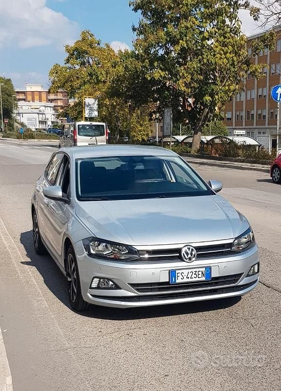 Usata VW Polo Highline 95 CV (69 kW) 2018 Argento Berlina