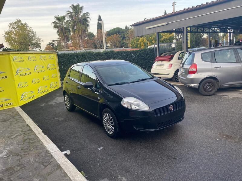 Usata Fiat Punto Easy 69 CV (50 kW) 2013 Nero Utilitaria