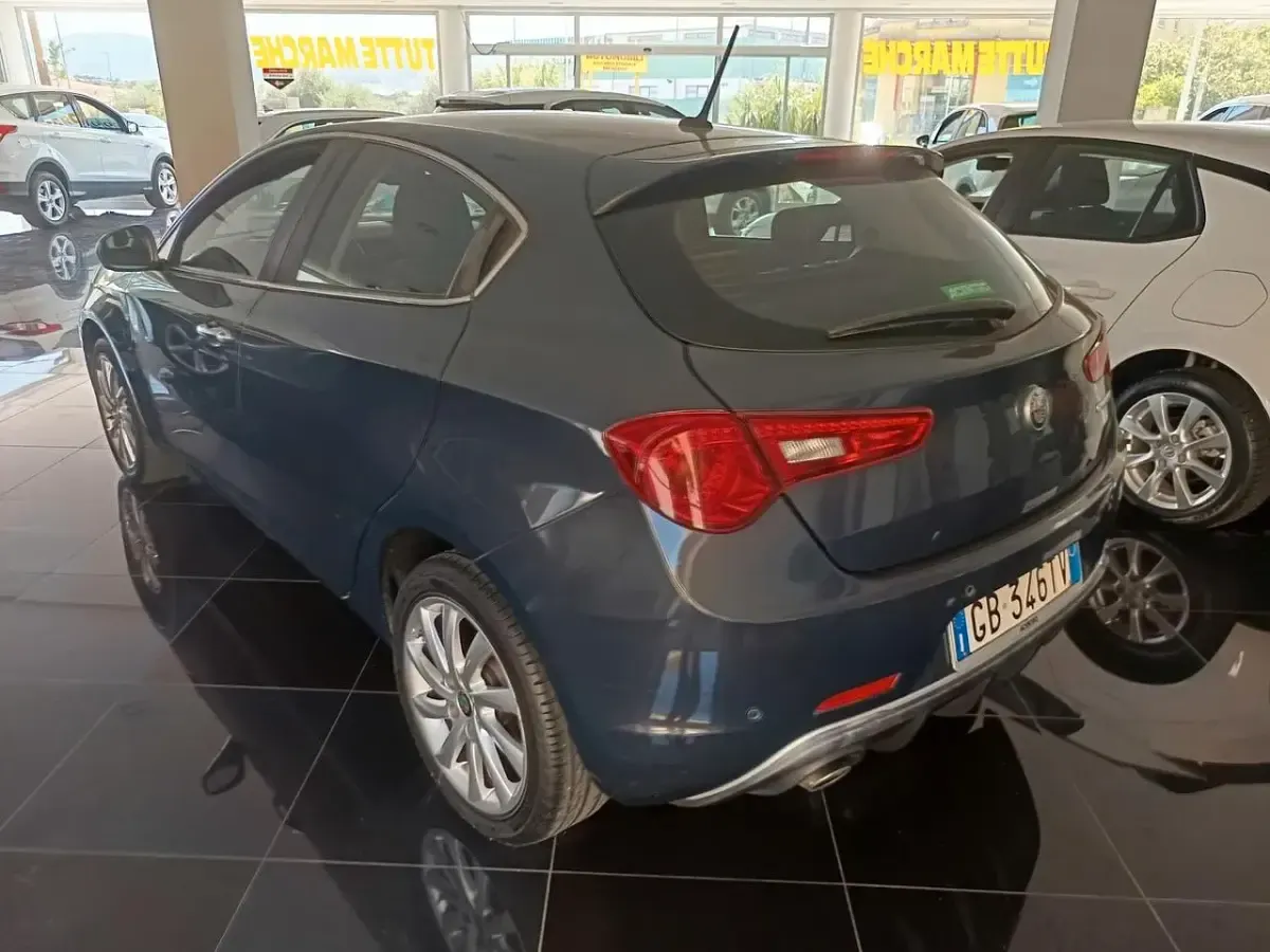 Usata Alfa Romeo Giulietta Super 120 CV (88 kW) 2019 Grigio Utilitaria