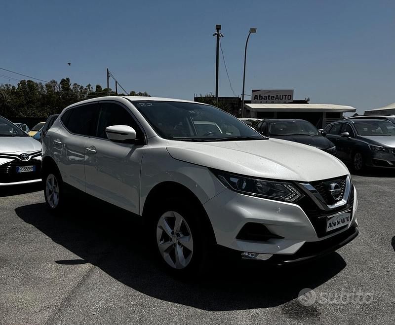 Usata Nissan Qashqai Acenta 110 CV (80 kW) 2017 Bianco SUV