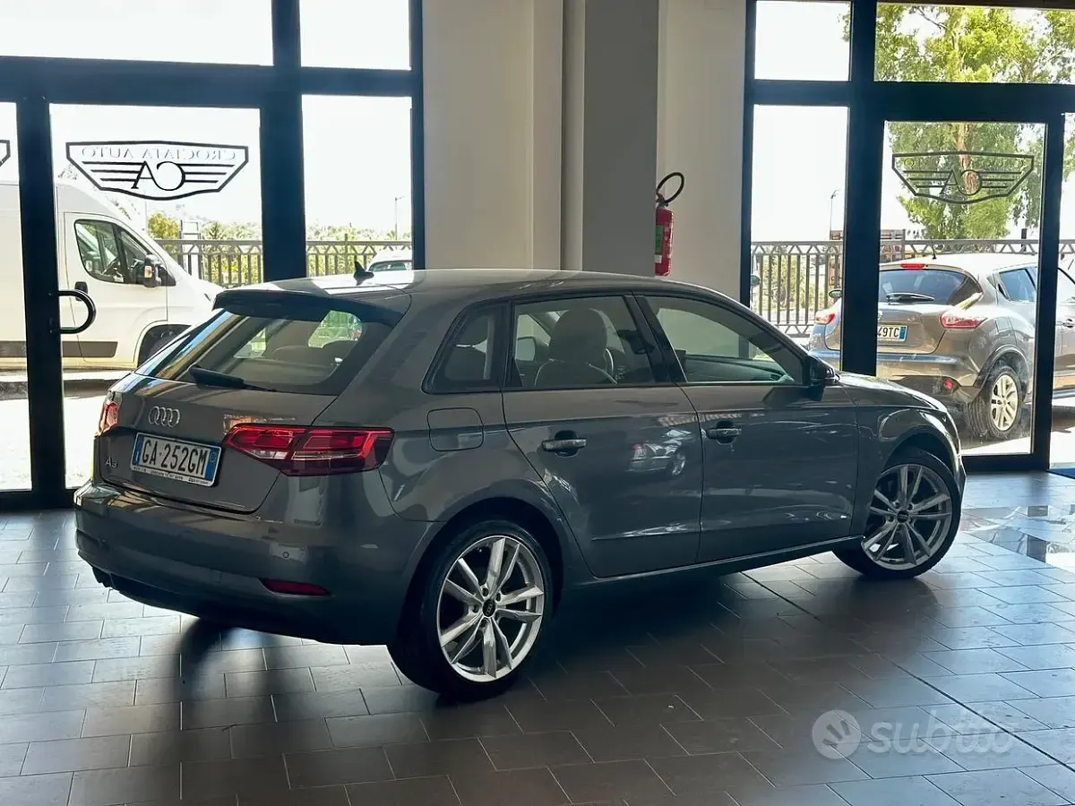 Usata Audi A3 Admired 150 CV (110 kW) 2020 Grigio Berlina