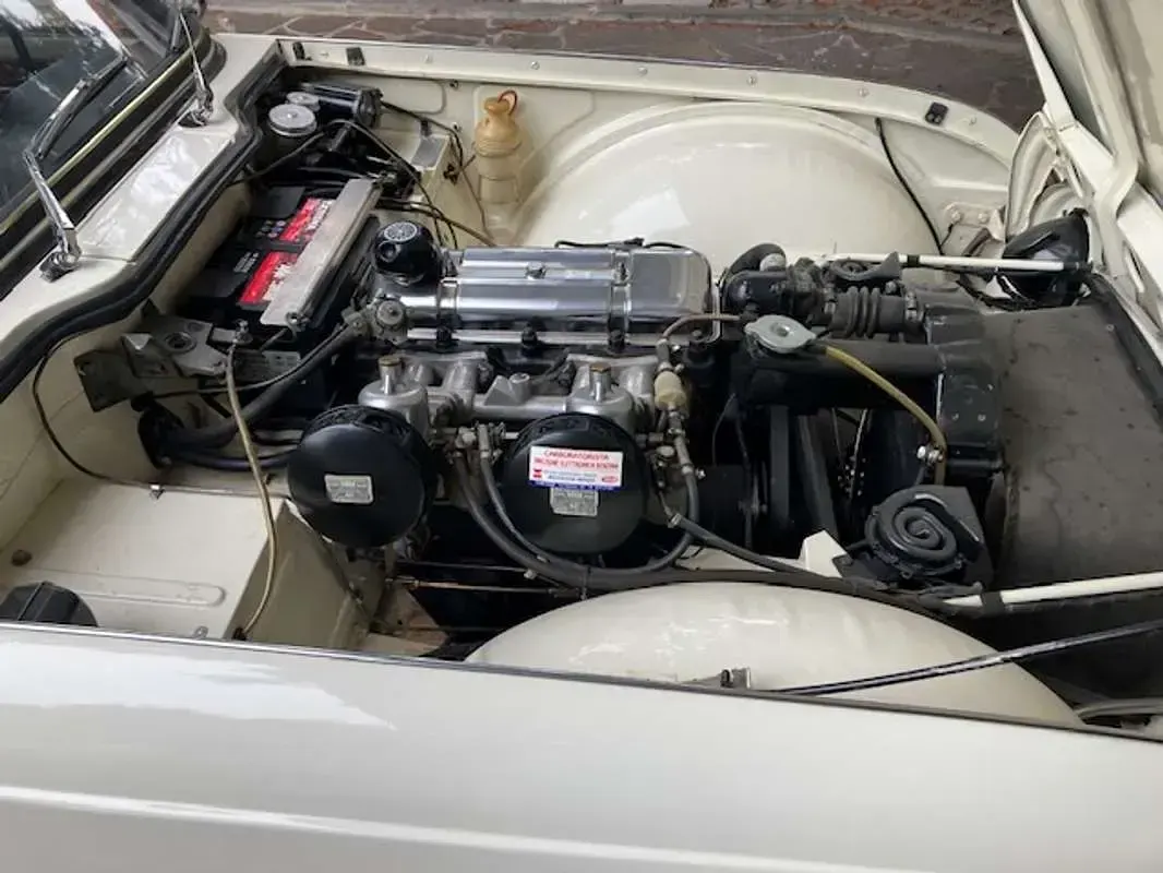 Usata Triumph TR4 101 CV (74 kW) 1963 Bianco Cabrio
