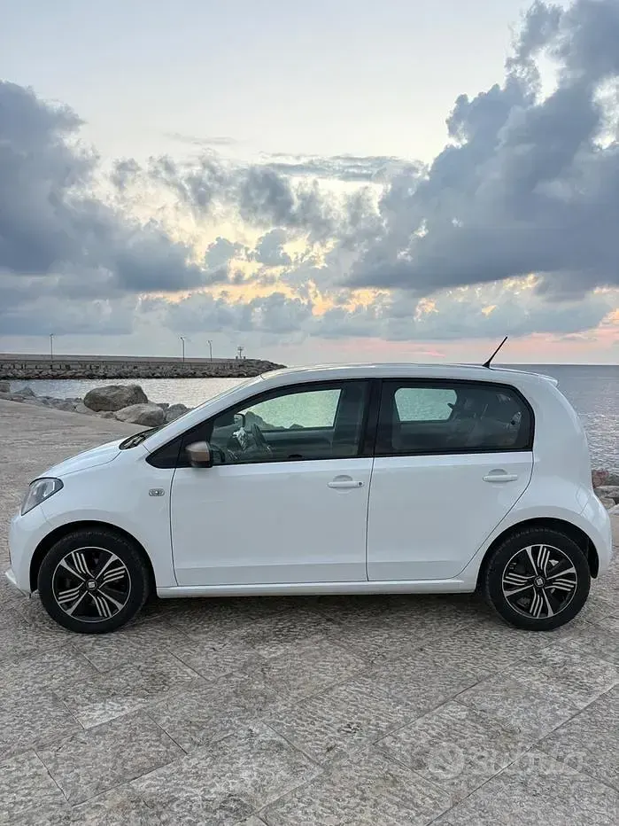 Usata Seat Mii Cosmopolitan 60 CV (44 kW) 2017 Bianco Utilitaria