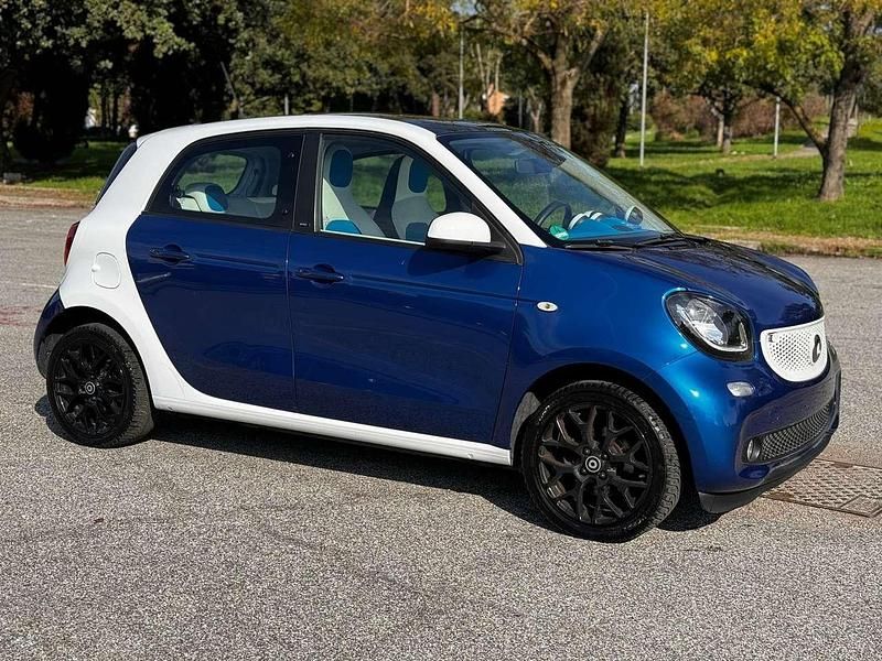 Blu Usata 2016 Smart ForFour Proxy Utilitaria | 11.900 € (Ottimo prezzo) - Immagine 1/4