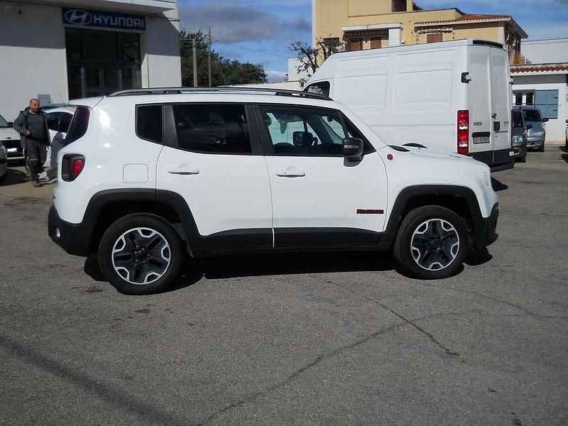 Usata Jeep Renegade Trailhawk 170 CV (125 kW) 2015 Bianco SUV