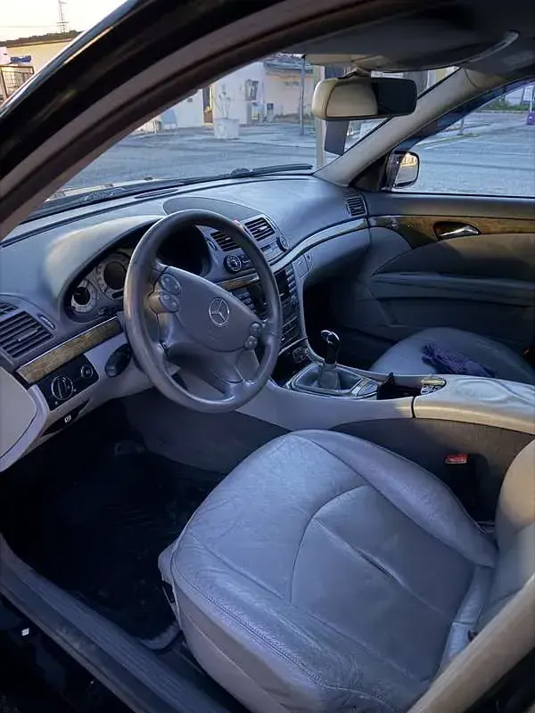Usata Mercedes E220 Avantgarde 170 CV (125 kW) 2006 Berlina