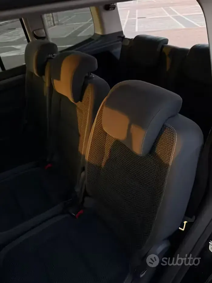 Usata VW Touran Comfortline 105 CV (77 kW) 2011 Nero Monovolume