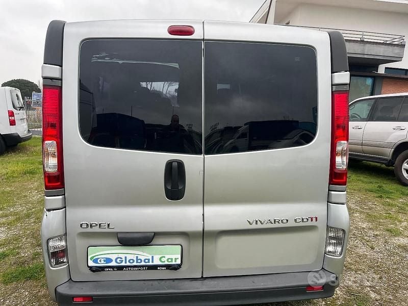 Usata Opel Vivaro 120 CV (88 kW) 2007 Grigio Monovolume