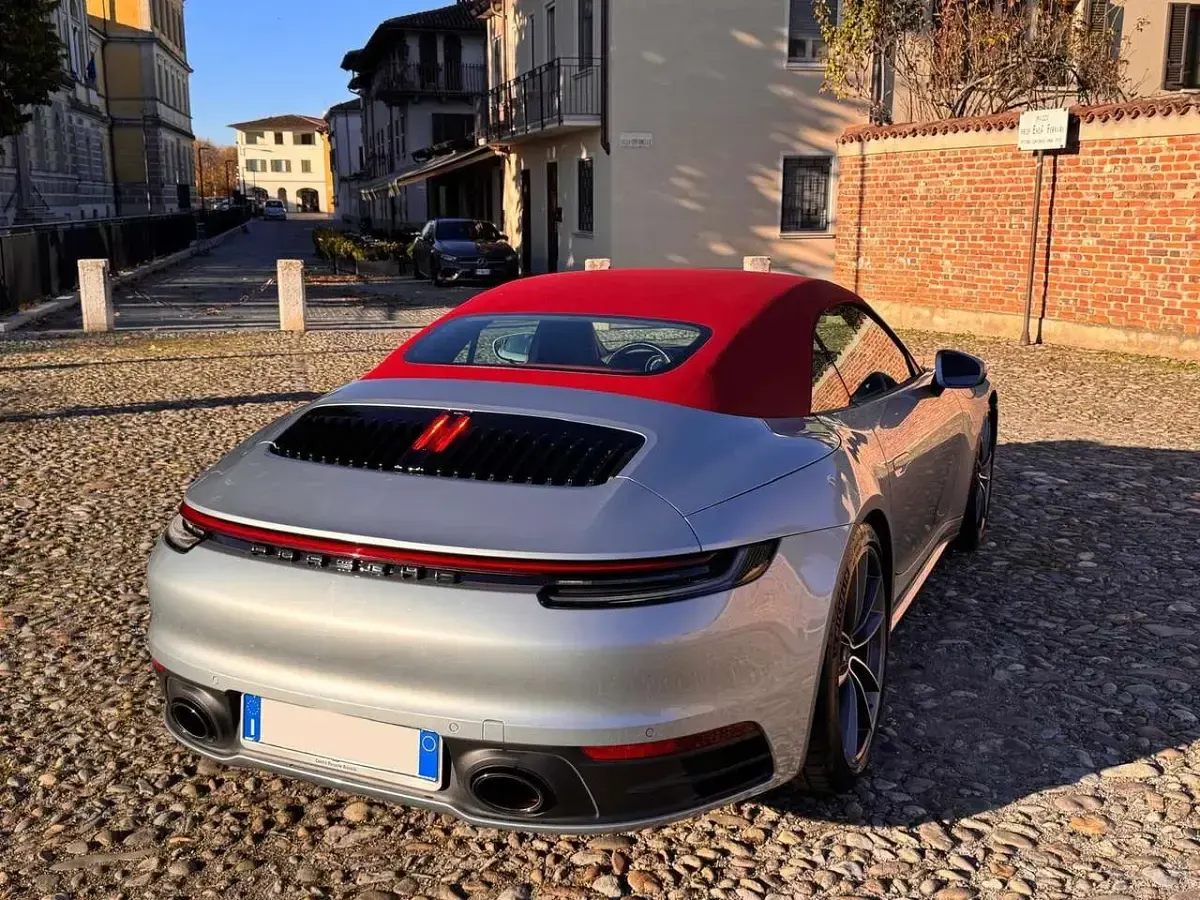 Usata Porsche 911 Carrera S Cabriolet 450 CV (330 kW) 2019 Argento dolomite metallizzato Cabrio