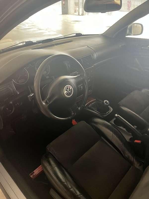 Usata VW Passat Comfortline 131 CV (96 kW) 2000 Berlina