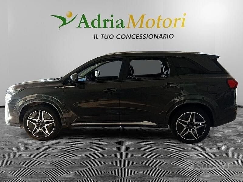 Nuova DFSK E5 184 CV (135 kW) 2025 Grigio scuro SUV