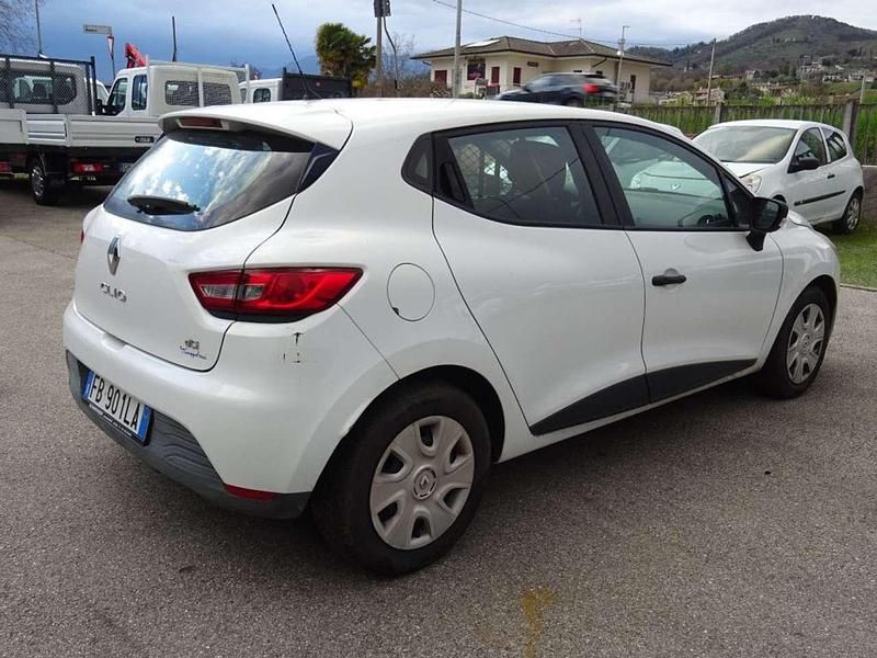 Usata Renault Clio IV 75 CV (55 kW) 2015 Bianco Furgone