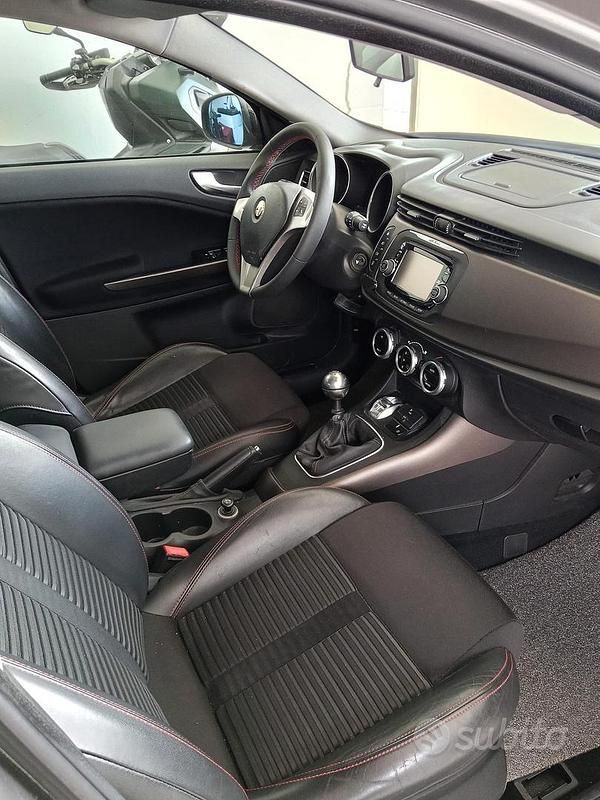 Usata Alfa Romeo Giulietta 105 CV (77 kW) 2015 Grigio Utilitaria