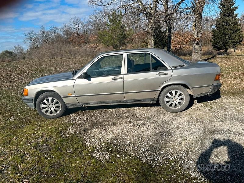 Usata Mercedes 190 1988 Grigio Berlina
