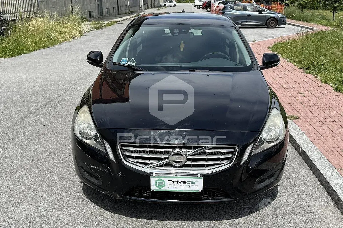 Usata Volvo V60 Kinetic 163 CV (119 kW) 2011 Nero Station wagon