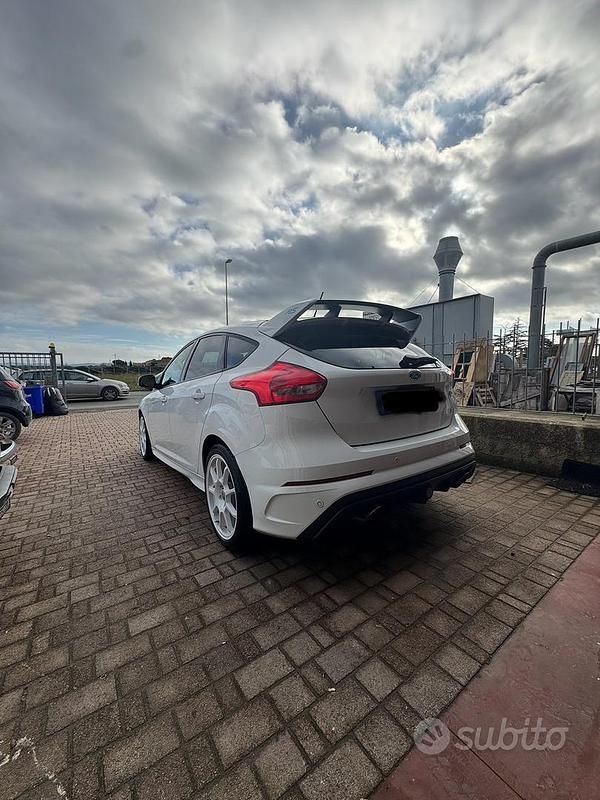 Usata Ford Focus RS 350 CV (257 kW) 2017 Bianco Utilitaria