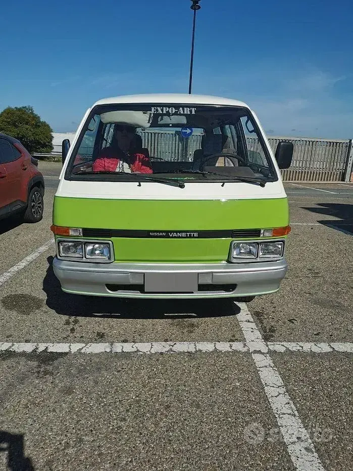 Usata Nissan Vanette 70 CV (51 kW) 1990 Monovolume