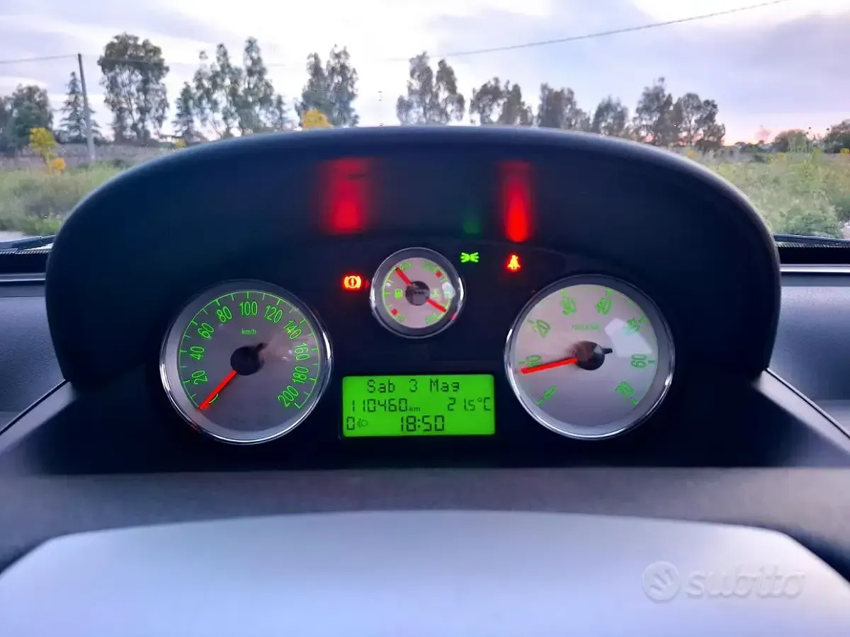 Usata Lancia Ypsilon 75 CV (55 kW) 2011 Nero Utilitaria
