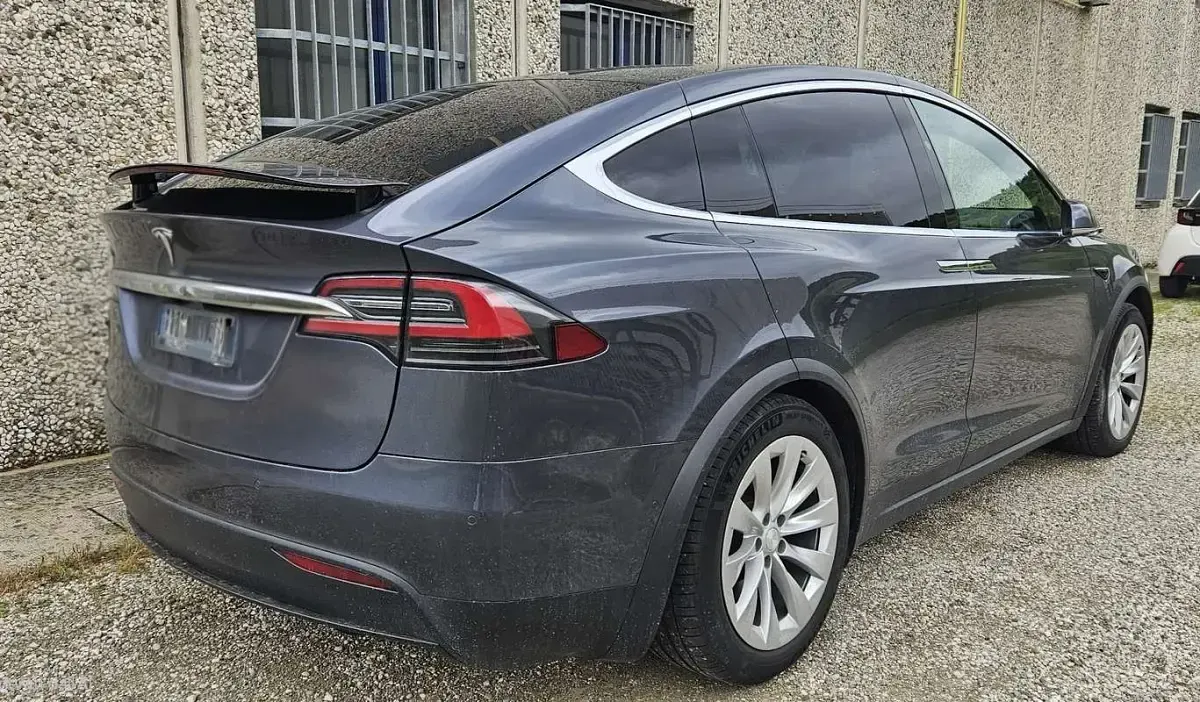Usata Tesla Model X 158 kW (215 CV) 2018 Grigio SUV