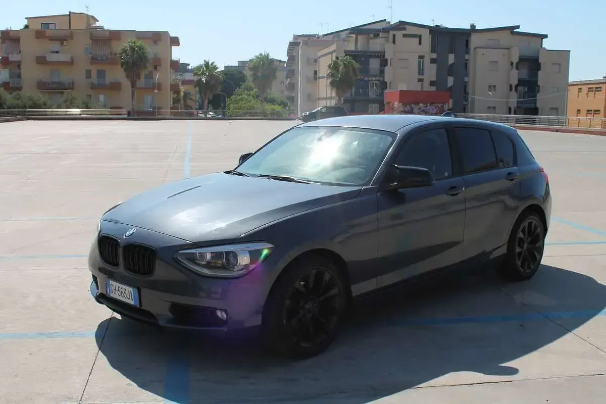 Usata BMW 118 Efficient Dynamics 143 CV (105 kW) 2014 Grigio Utilitaria