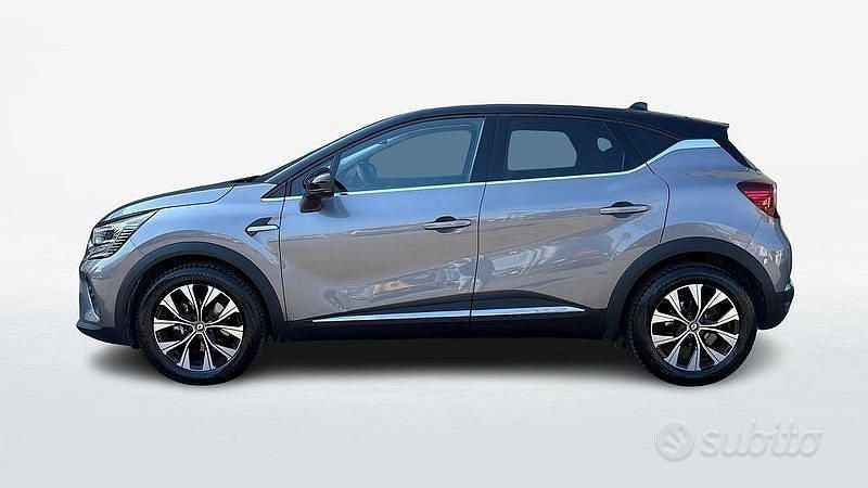 Usata Renault Captur Techno 145 CV (106 kW) 2023 Grigio scuro SUV