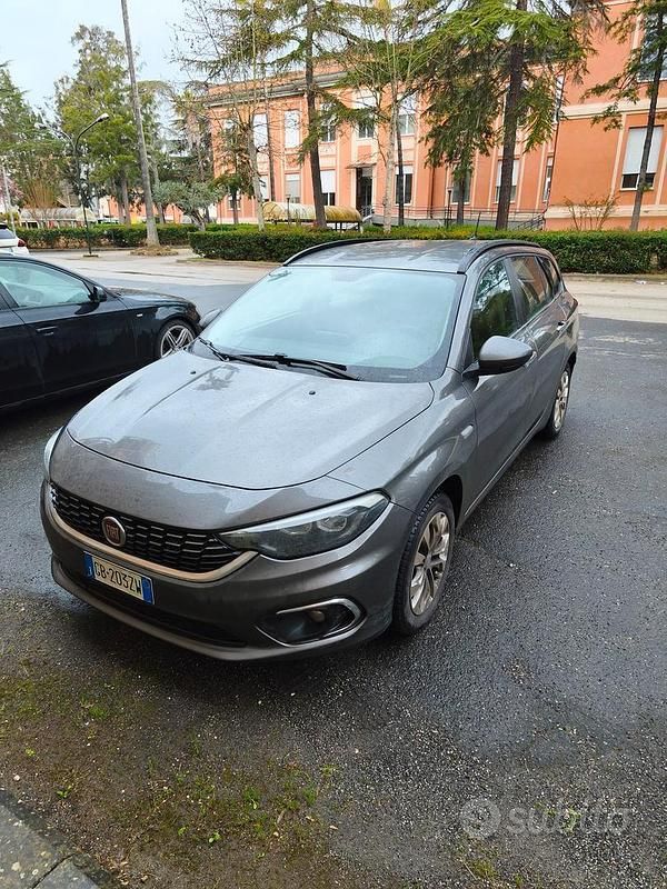 Usata Fiat Tipo 120 CV (88 kW) 2020 Grigio Station wagon