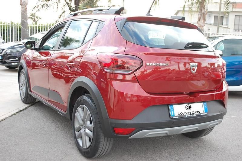 Usata Dacia Sandero Comfort Plus 101 CV (74 kW) 2021 Rosso Berlina