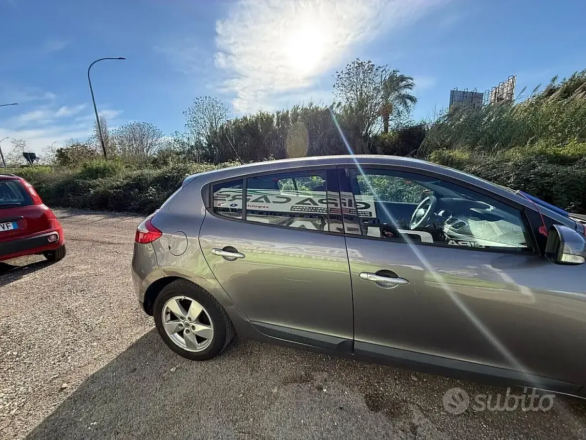 Usata Renault Mégane GT Line GT-Line 110 CV (80 kW) 2010 Grigio Berlina