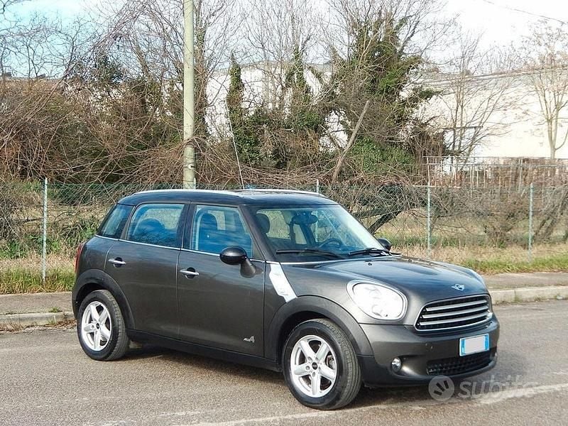 Usata Mini Cooper D Countryman 112 CV (82 kW) 2010 Grigio SUV
