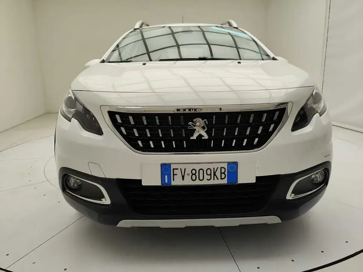 Usata Peugeot 2008 Allure 120 CV (88 kW) 2019 Bianco SUV