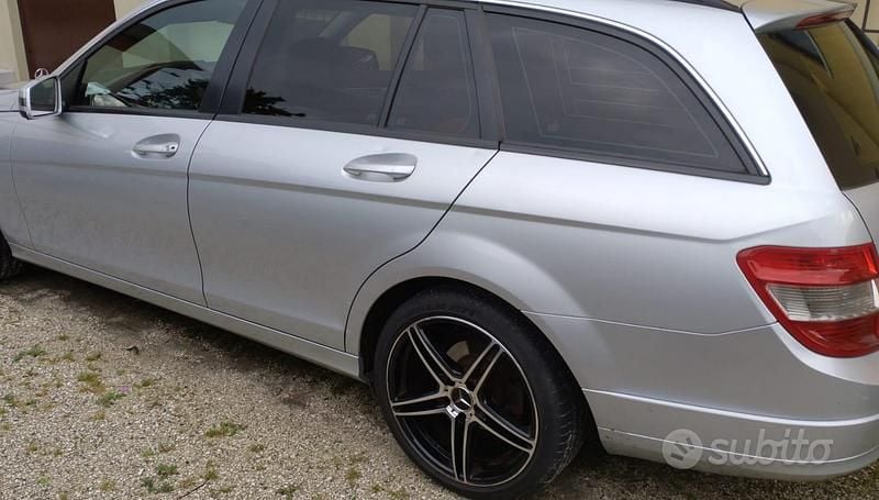 Usata Mercedes C200 136 CV (100 kW) 2011 Grigio Station wagon