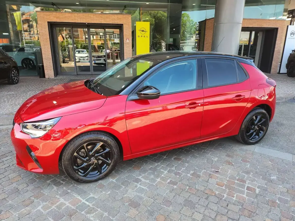 Usata Opel Corsa GS Line 101 CV (74 kW) 2023 Rosso Utilitaria