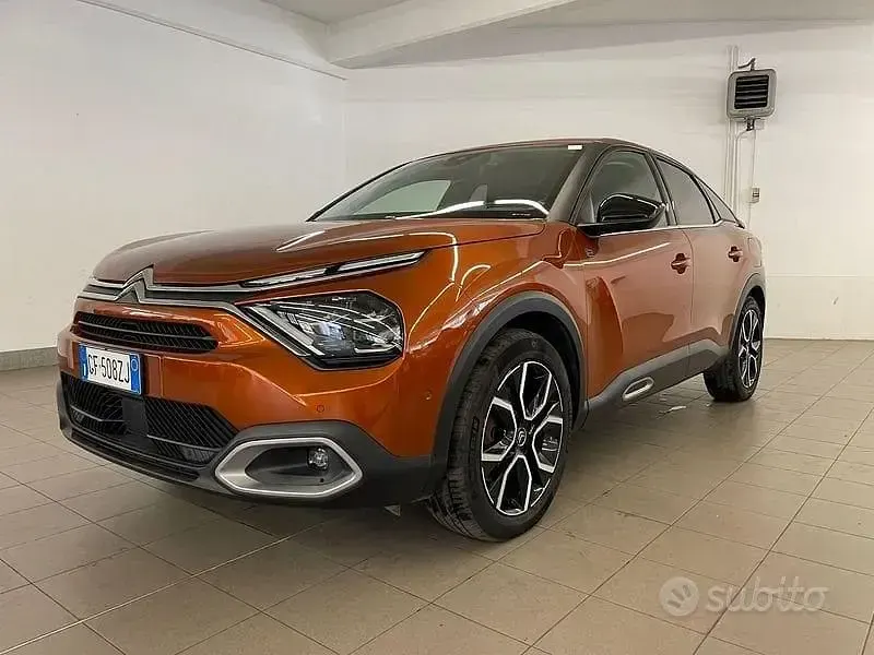 Usata Citroën e-C4 Shine 100 kW (136 CV) 2021 Arancione Berlina