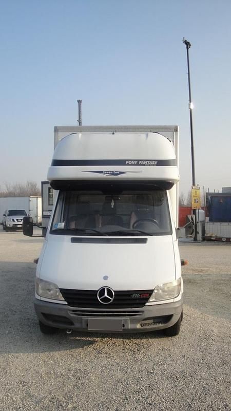 Usata Mercedes Sprinter 156 CV (114 kW) 2003 Bianco pastello Furgone