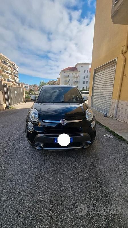 Nero Usata 2016 Fiat 500L Trekking Monovolume | 8500 € (Buon prezzo) - Immagine 1/4