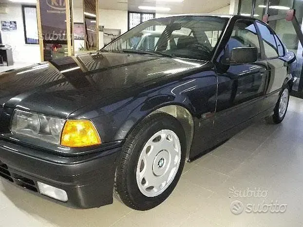 Usata BMW 1600 90 CV (66 kW) 1994 Nero Berlina