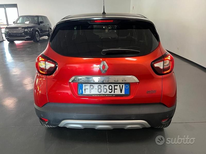 Usata Renault Captur Zen 90 CV (66 kW) 2018 Rosso SUV