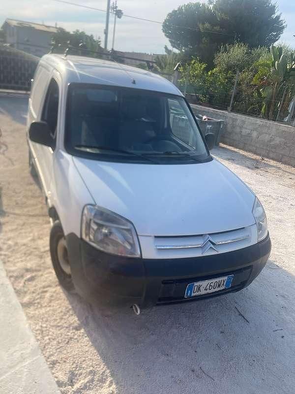 Bianco Usata 2007 Citroën Berlingo Monovolume | 3200 € (Buon prezzo) - Immagine 1/4