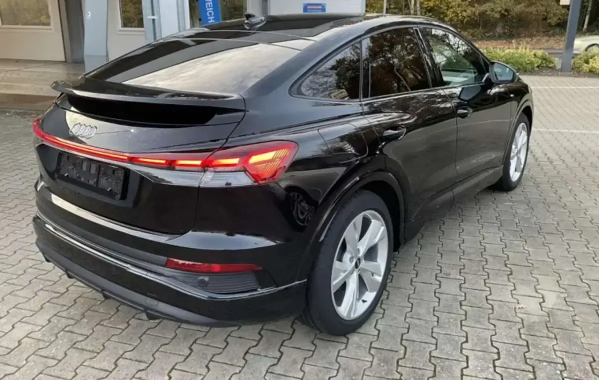 Usata Audi Q4 e-tron S-Line 69 kW (95 CV) 2022 Nero SUV