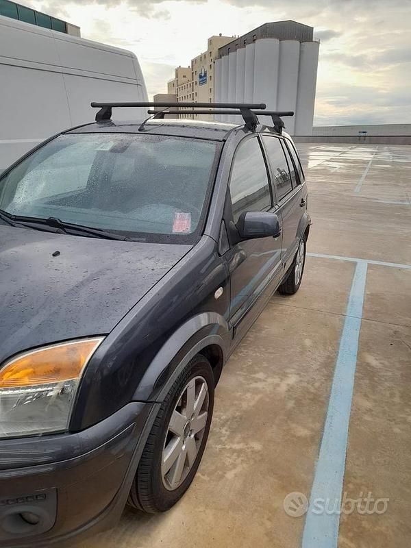 Usata Ford Fusion 80 CV (58 kW) 2008 Berlina