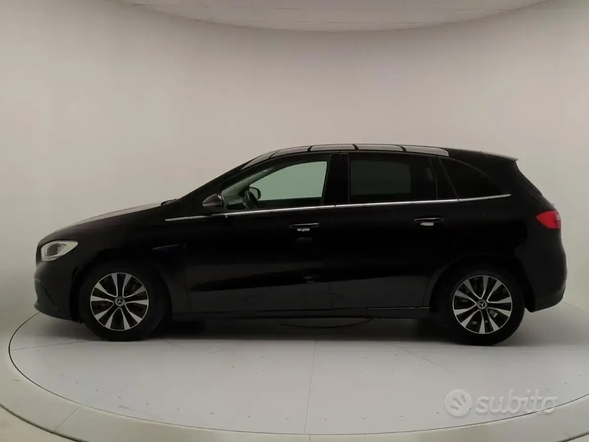 Usata Mercedes B180 Executive 116 CV (85 kW) 2022 Nero Utilitaria